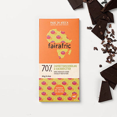 70% DARK CHOCOLATE WITH NIBS 70% DARK CHOCOLATE WITH NIBS
